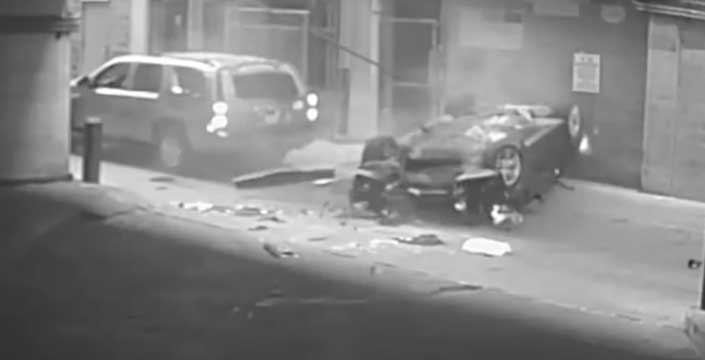Una mujer cae con su coche desde una séptima planta de un aparcamiento