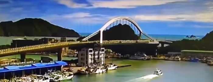 Video del derrumbe de un puente en Taiwan