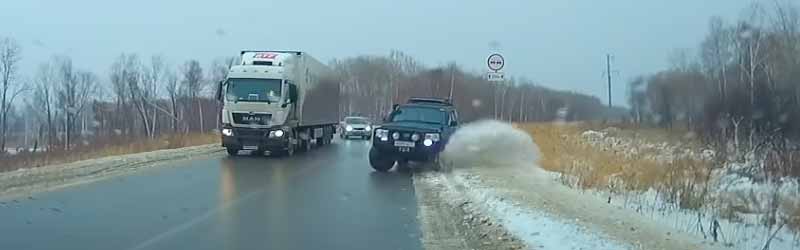 Colisión múltiple debido al hielo en la carretera