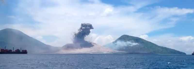 La espectacular erupción de un volcán en Papúa Nueva Guinea