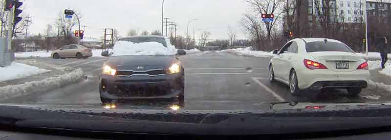 Idiota nivel: Conduce con el parabrisas cubierto de nieve