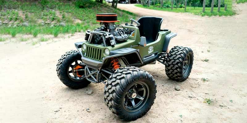 Se construyen un mini Jeep con esteroides