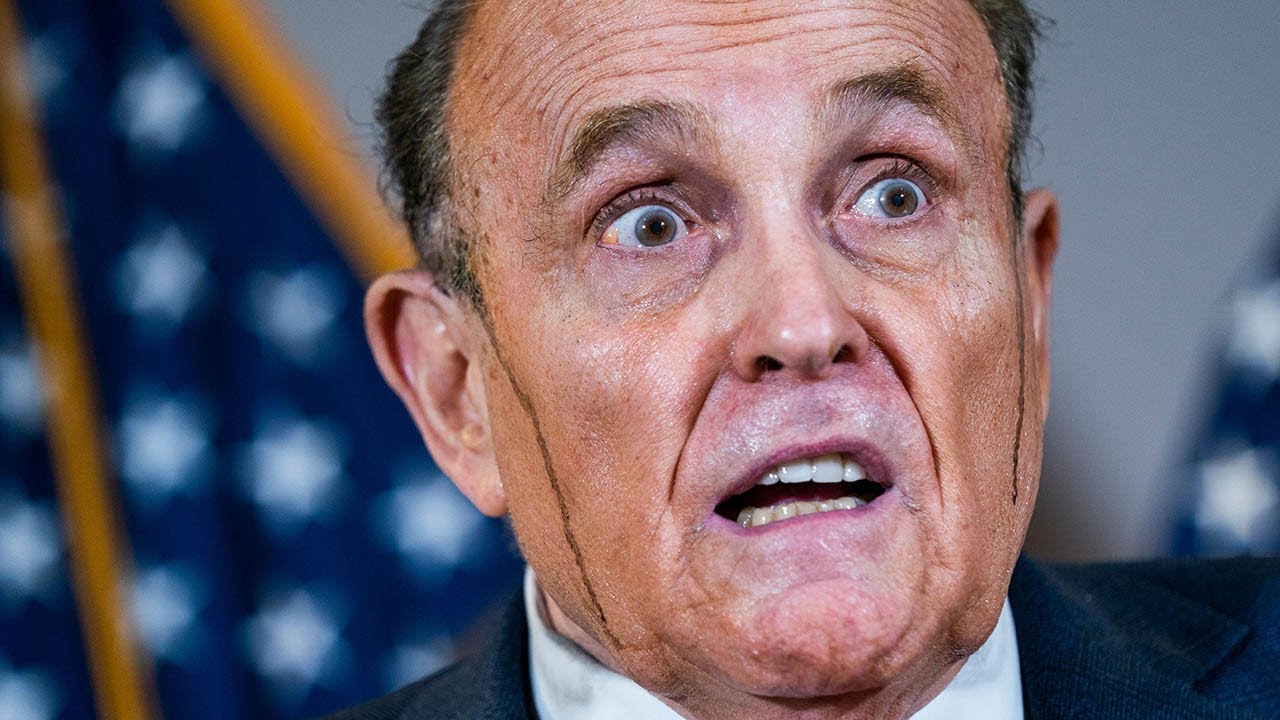 ¿Se está derritiendo en directo Rudy Giuliani?