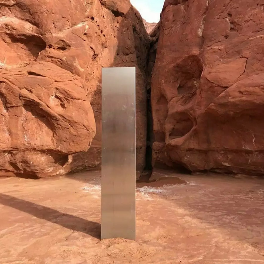 Aparece un extraño monolito metálico en el desierto de Utah