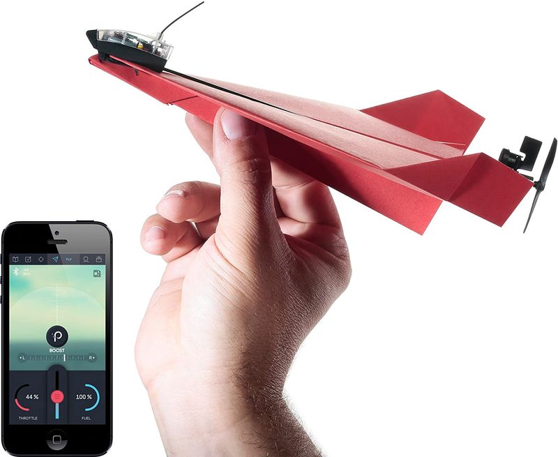 PowerUp, convierte un avión de papel en un pequeño avión radiocontrol