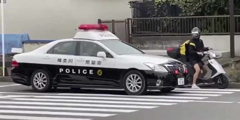 Persecución policial de un motorista en Japón