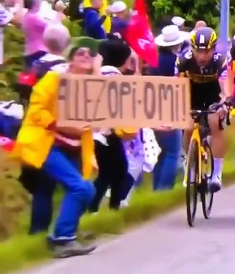 El tonto de turno provoca un accidente en el Tour de Francia