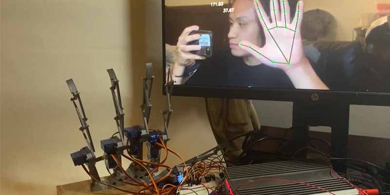 Construye una mano robótica que funciona gracias a una IA que detecta los movimientos