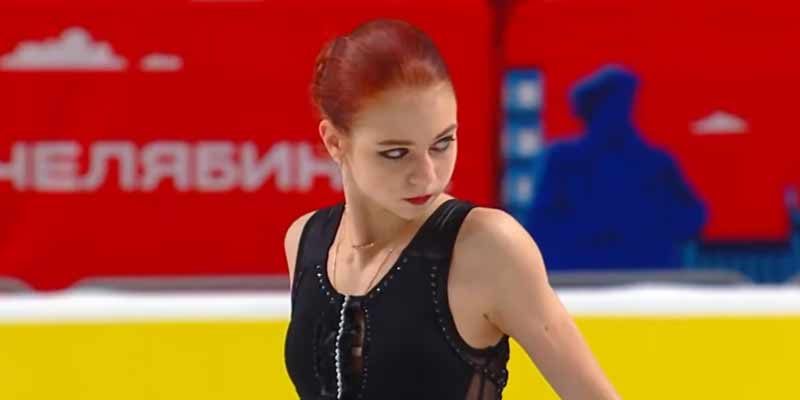 Alexandra Trusova es la primera mujer en realizar cinco saltos cuádruples en una competición de patinaje artístico