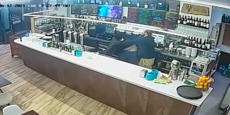 Un hostelero de Castro Urdiales da una paliza a un ladrón al que sorprendió cuando intentaba robar en su bar