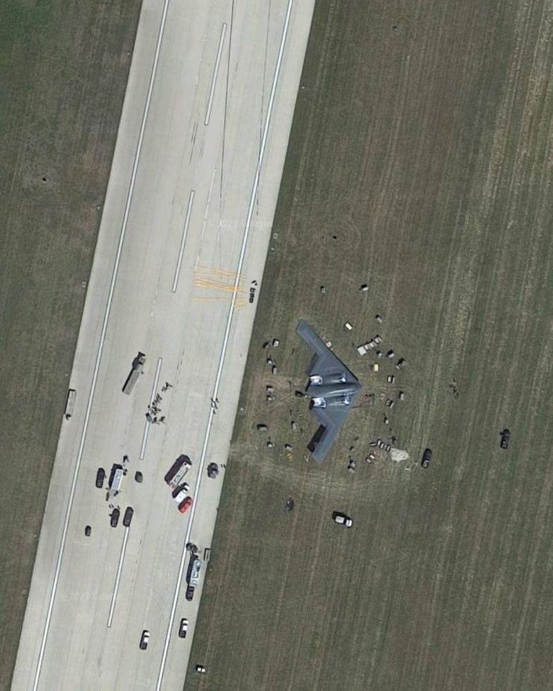 Se puede ver un bombardero B-2 estrellado gracias a Google Maps