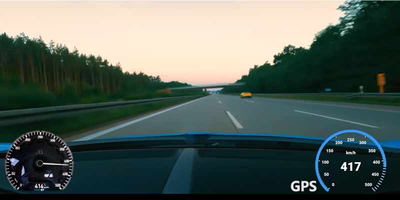 Un Bugatti Chiron a 417 km/h por una autobahn en Alemania