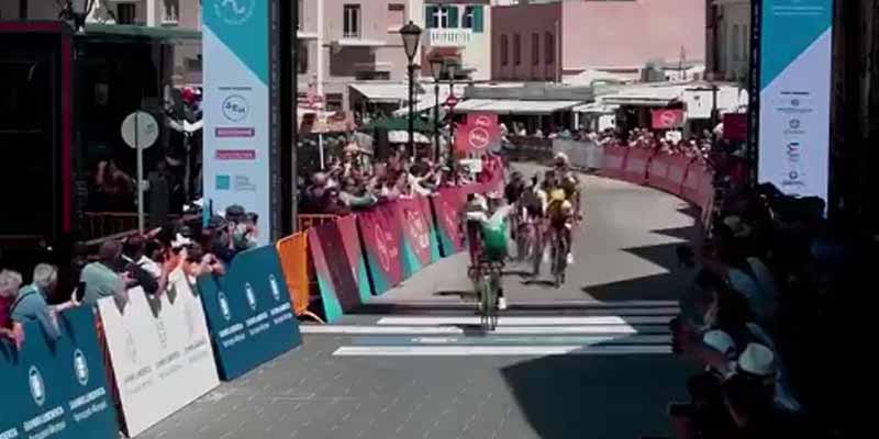 La doble mala suerte (y humillación) del ciclista español Eduard Prades en la Vuelta a Grecia
