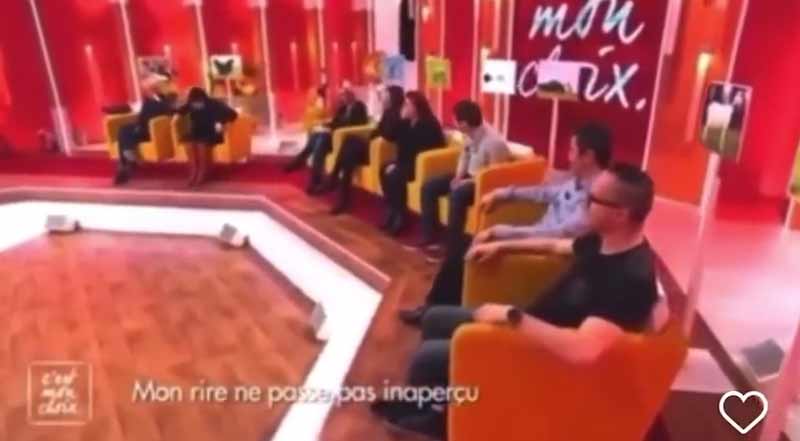El programa de televisión francés invitó a personas con risas inusuales a sentarse juntas