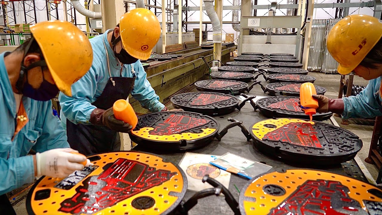 Una factoría en Japón donde hacen bonitas tapas de alcantarilla