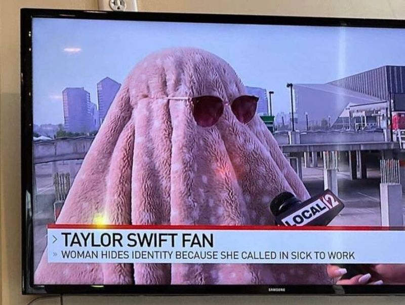 Una fan de Taylor Swift aparece así en televisión porque dijo en su trabajo que estaba enfema para poder ir al concierto