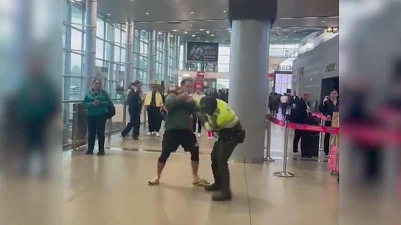 Un turista canadiense agrede a un policía en el aeropuerto de Bogotá