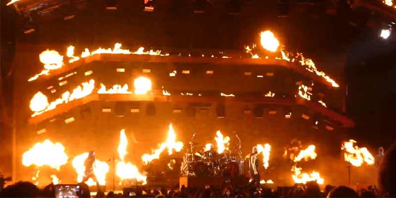 Un concierto de Disturbed acaba en ducha al saltar el sistema anti-incendios por la pirotecnia del espectáculo