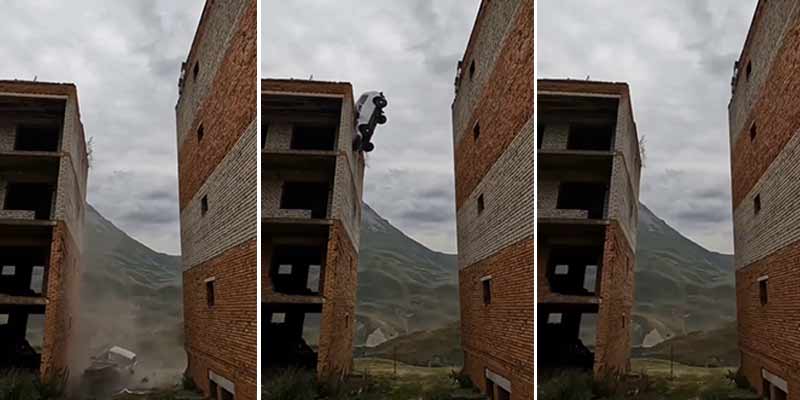 Cosas de rusos: Intentando saltar con un coche entre edificios ¿qué podía salir mal?