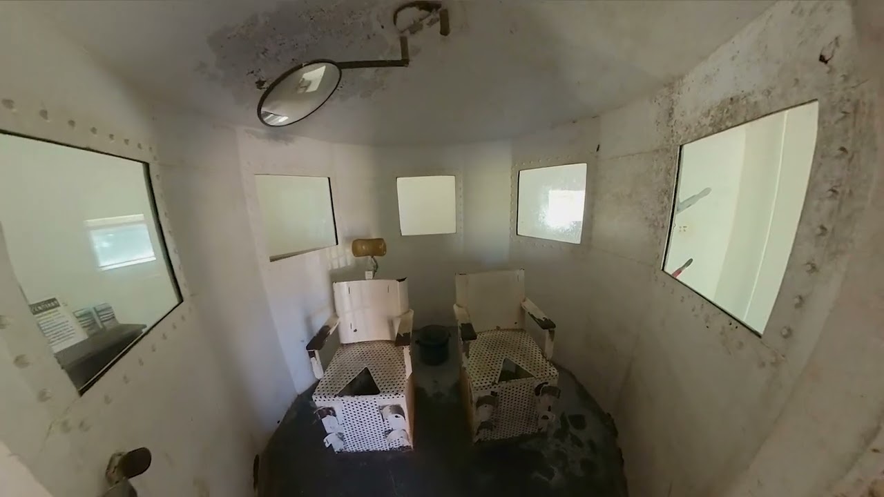 Visitando una antigua prisión a vista de drone