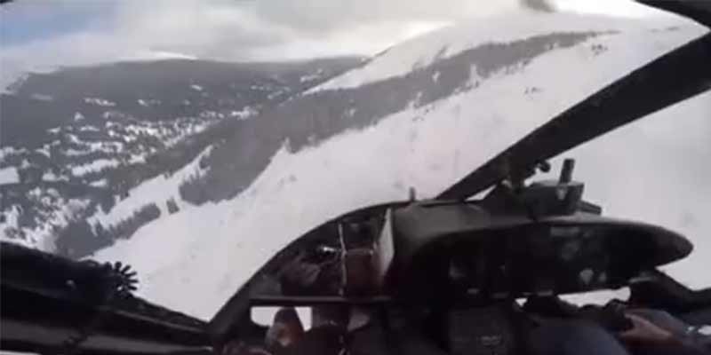 El helicóptero se estrella en la nieve
