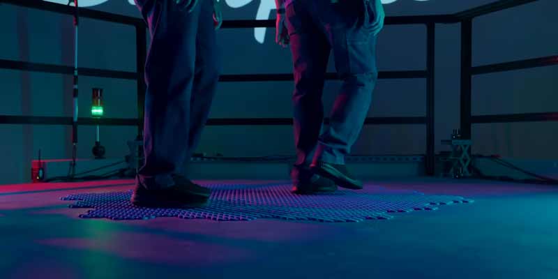 HoloTile Floor de Disney redefine la experiencia de andar en la realidad virtual